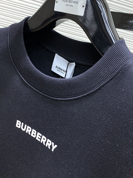 バーバリー Burberry ファッショナブルでカジュアルなクルーネックスウェットシャツ