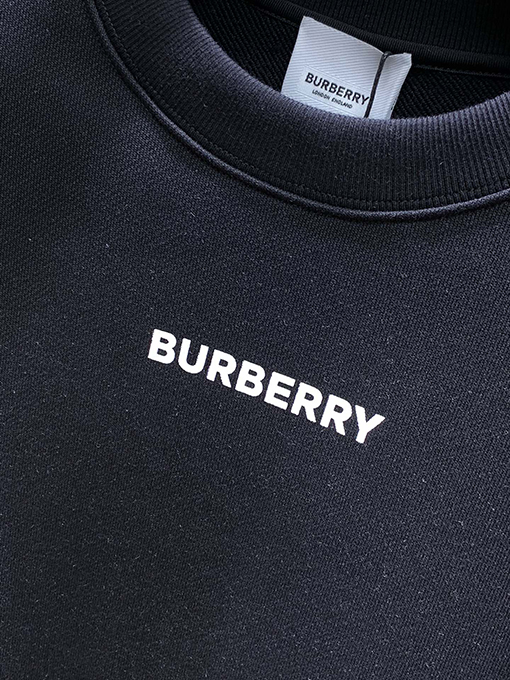 バーバリー Burberry ファッショナブルでカジュアルなクルーネックスウェットシャツ