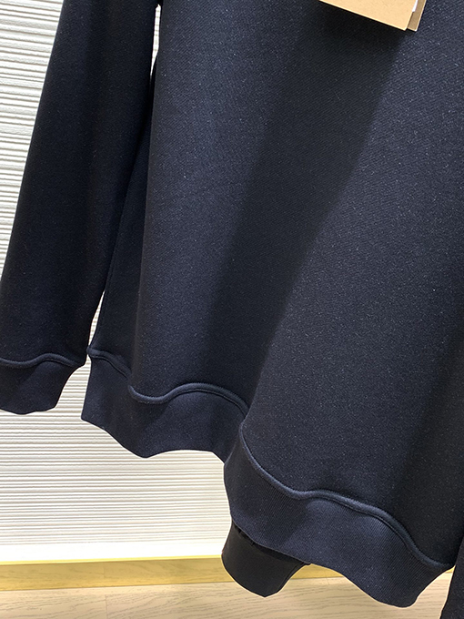 バーバリー Burberry ファッショナブルでカジュアルなクルーネックスウェットシャツ