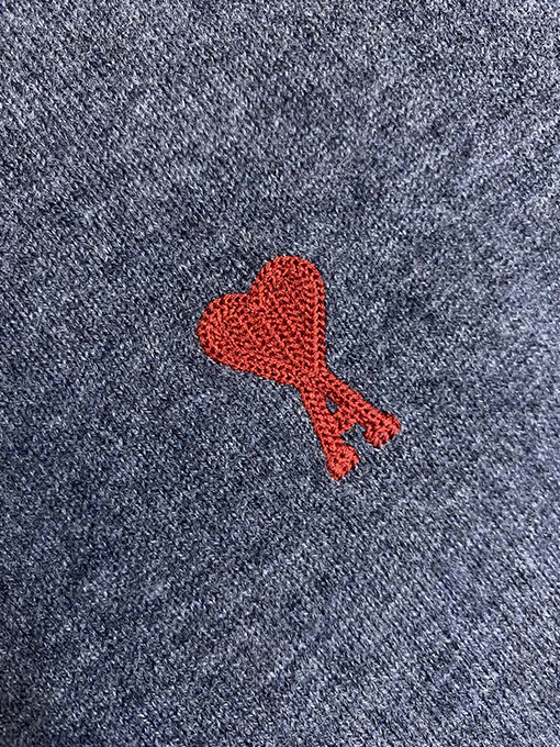 アミスーパーコピー Ami Paris ハート型のA字刺繍入りカップルウールセーター