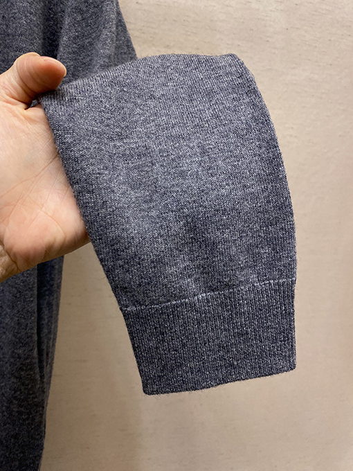 アミスーパーコピー Ami Paris ハート型のA字刺繍入りカップルウールセーター