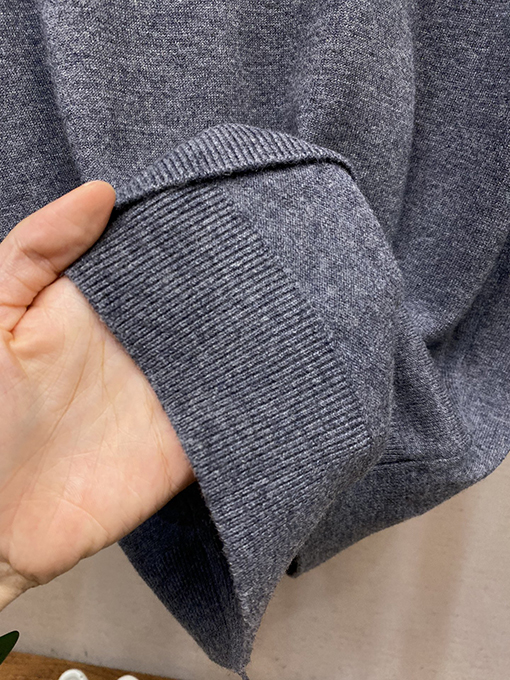 アミスーパーコピー Ami Paris ハート型のA字刺繍入りカップルウールセーター