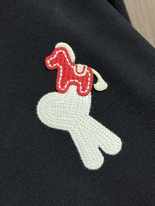 アミ 限定クラシックポニーロゴ+ハートA柄コットンクルーネックニットセーター