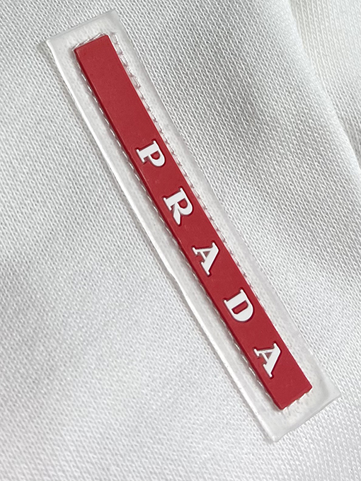 プラダ クラシック トライアングル メタル ロゴ クルーネックスウェットシャツ