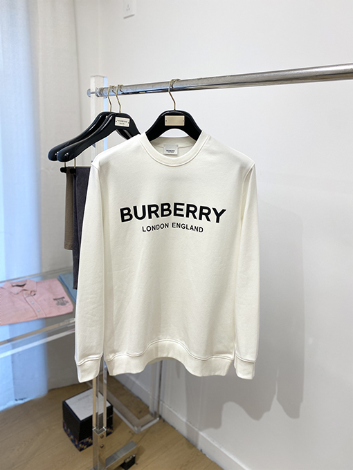 バーバリー BURBERRY フロント胸にプレミアムプリントのレターロゴが入ったクルーネックスウェットシャツ