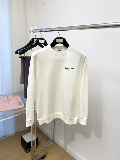 バーバリー BURBERRY 胸にプレミアムプリントのレターロゴが入ったクルーネックスウェットシャツ