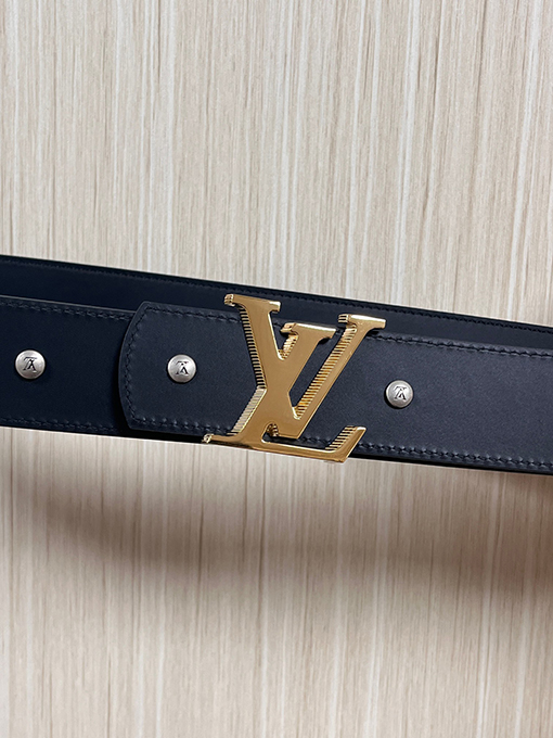 ルイヴィトンコピー LV Dimension Drift Flower Studs 新モデル両面ベルト