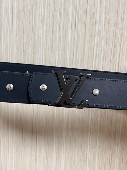 ルイヴィトンコピー LV Dimension Drift Flower Studs 新モデル両面ベルト