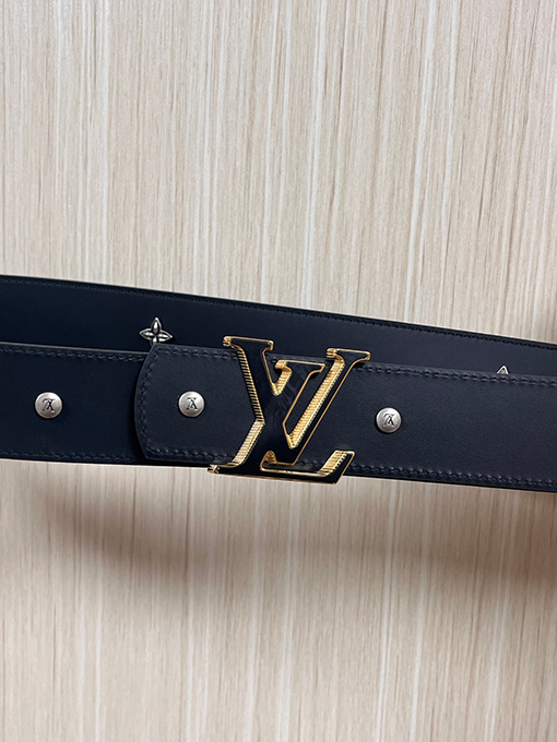 ルイヴィトンコピー LV Dimension Drift Flower Studs 新モデル両面ベルト