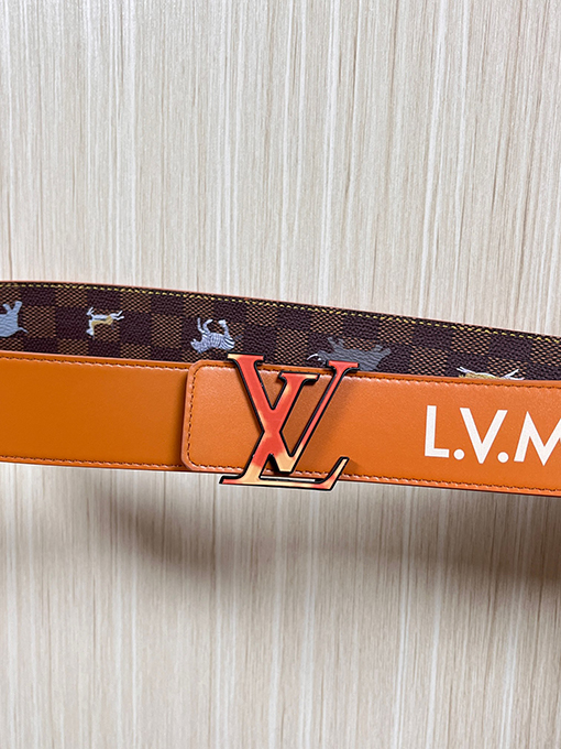 ルイヴィトン 映画の物語にインスパイアされた両面ベルト