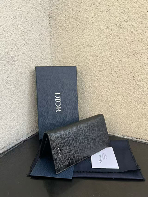 ディオール 二つ折りロングウォレット