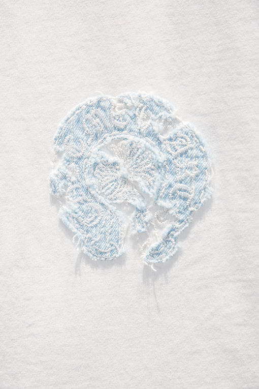 クロムハーツスーパーコピー 重工業カスタムアップリケ中空の刺繍半袖Tシャツ