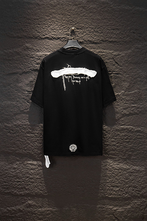 クロムハーツ ヘビーデューティーなダメージとウォッシュをしたアップリケ刺繍の半袖Tシャツ