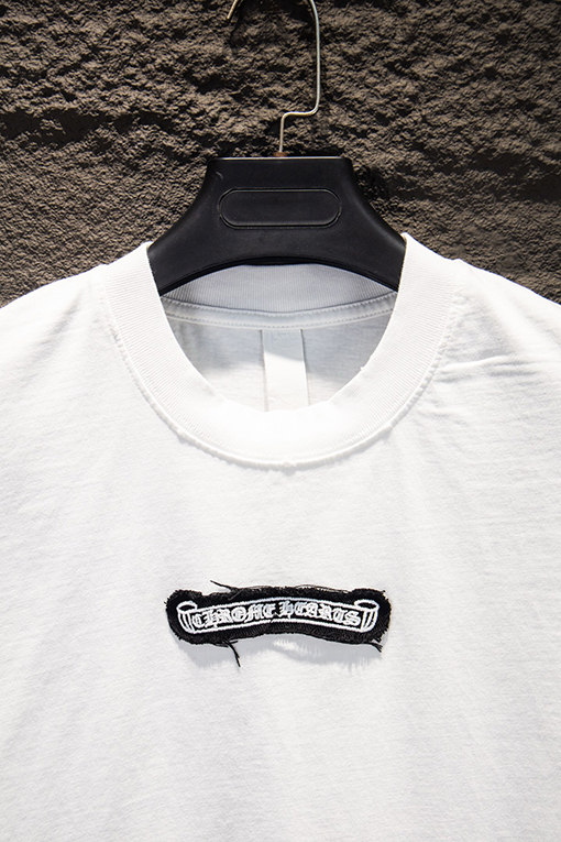 クロムハーツ ファッショナブルなダメージのウォッシュアップリケ刺繍り半袖Tシャツ