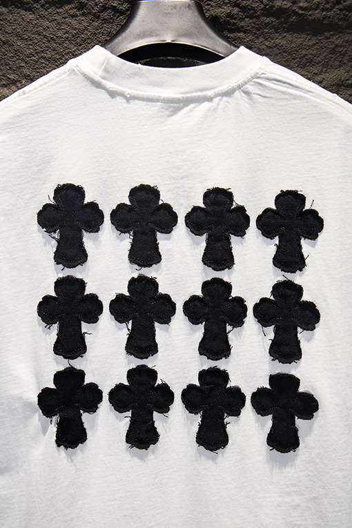 クロムハーツ ファッショナブルなダメージのウォッシュアップリケ刺繍り半袖Tシャツ