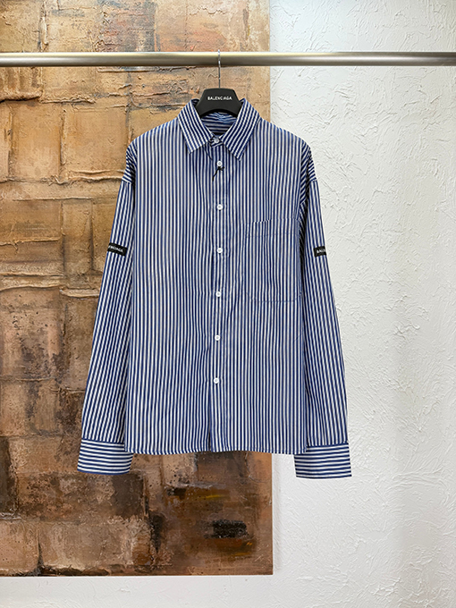 バレンシアガコピー Balenciaga アームバンド付きストライプ長袖シャツ