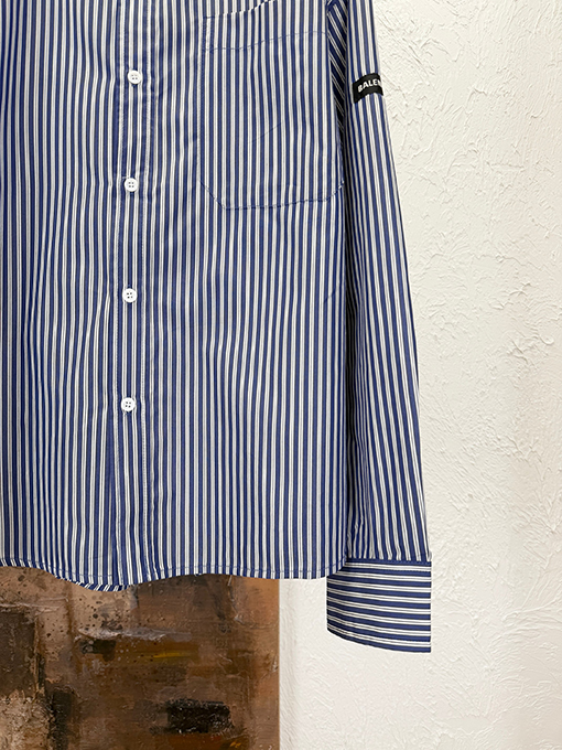 バレンシアガコピー Balenciaga アームバンド付きストライプ長袖シャツ