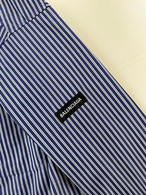 バレンシアガコピー Balenciaga アームバンド付きストライプ長袖シャツ