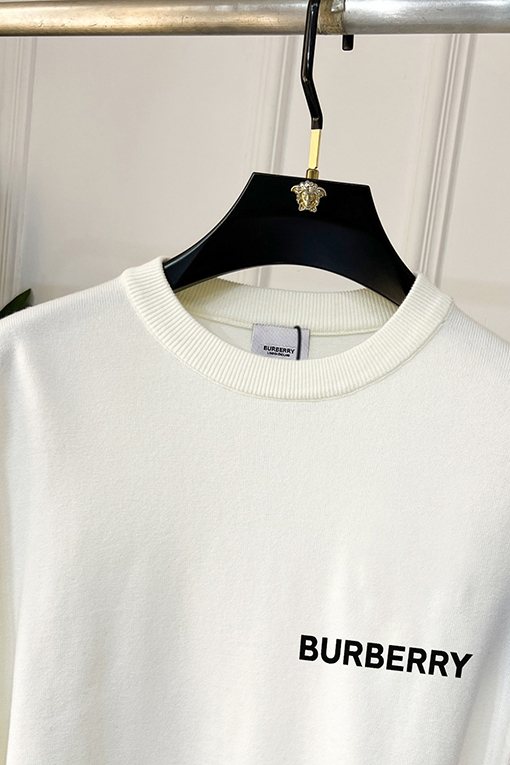 バーバリー BURBERRY 新しいクルーネックセーター