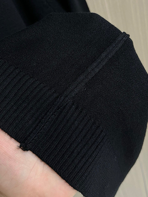 プラダ クラシックなトライアングルロゴクルーネックセーター