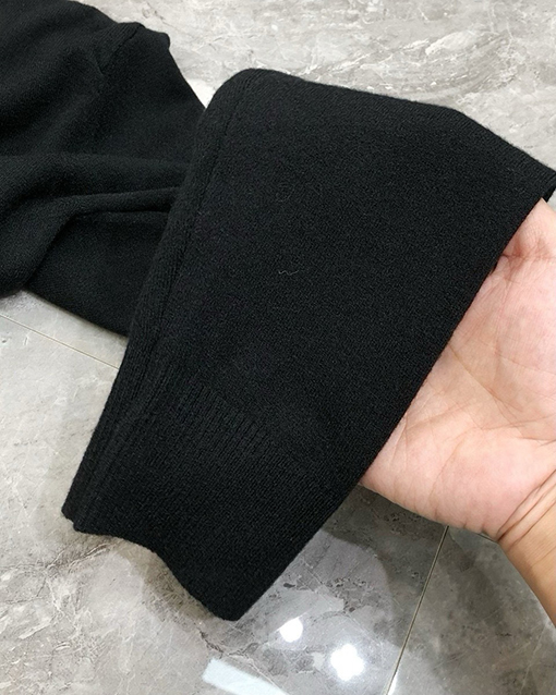 プラダ クラシックなトライアングルロゴクルーネックセーター