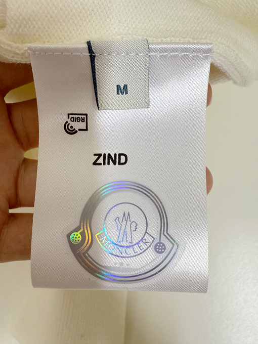 モンクレール 新作ウール混紡カスタムクルーネックセーター