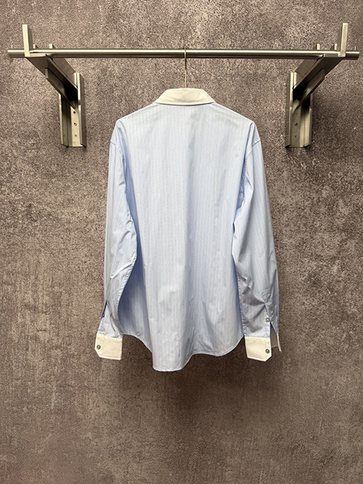 ルイヴィトン 胸にキツネの刺繍がされたポケットが付いたホワイトカラーの長袖シャツ