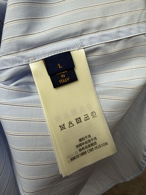 ルイヴィトン 胸にキツネの刺繍がされたポケットが付いたホワイトカラーの長袖シャツ