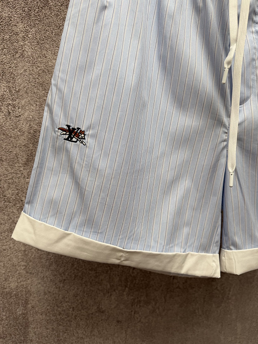 ルイヴィトンスーパーコピー ホワイトカラーの刺繍ストライプショートパンツ