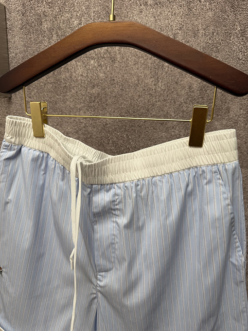 ルイヴィトンスーパーコピー ホワイトカラーの刺繍ストライプショートパンツ