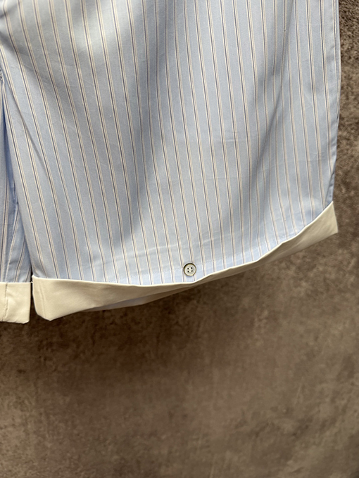 ルイヴィトンスーパーコピー ホワイトカラーの刺繍ストライプショートパンツ