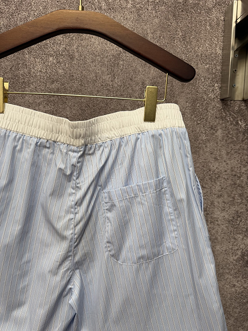 ルイヴィトンスーパーコピー ホワイトカラーの刺繍ストライプショートパンツ