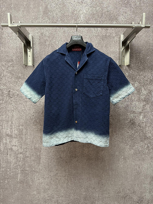 グッチ ブランドのダブルGロゴが入ったジャカードカラーのフルカバー半袖シャツ