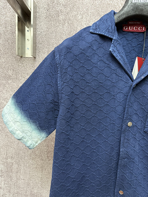 グッチ ブランドのダブルGロゴが入ったジャカードカラーのフルカバー半袖シャツ