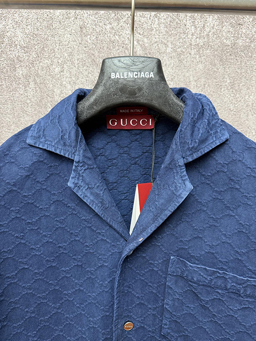 グッチ ブランドのダブルGロゴが入ったジャカードカラーのフルカバー半袖シャツ