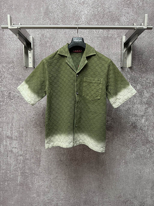 グッチ ブランドのダブルGロゴが入ったジャカードカラーのフルカバー半袖シャツ