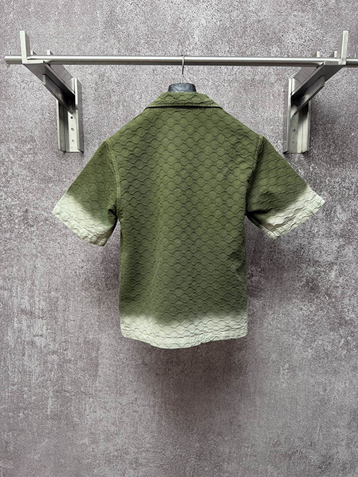 グッチ ブランドのダブルGロゴが入ったジャカードカラーのフルカバー半袖シャツ