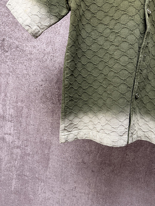 グッチ ブランドのダブルGロゴが入ったジャカードカラーのフルカバー半袖シャツ