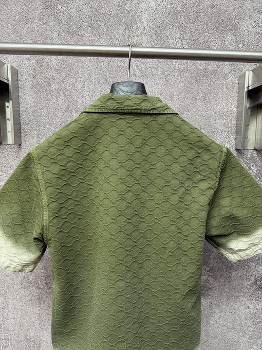 グッチ ブランドのダブルGロゴが入ったジャカードカラーのフルカバー半袖シャツ