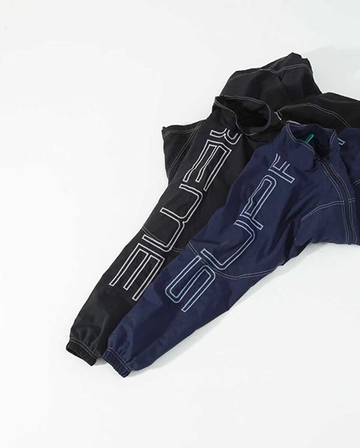 シュプリーム Supreme 肩に刺繍ロゴとトップステッチを施した新作コーチジャケット