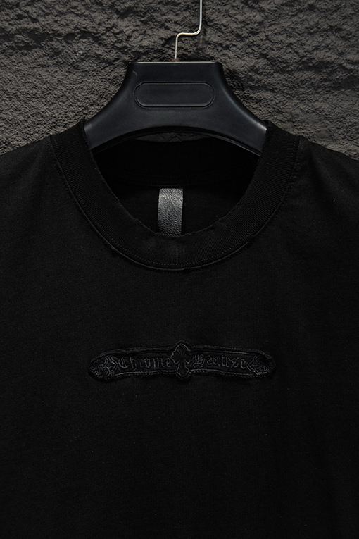 クロムハーツ ヘビーデューティーなダメージ中空の刺繍ハードウェア半袖Tシャツ