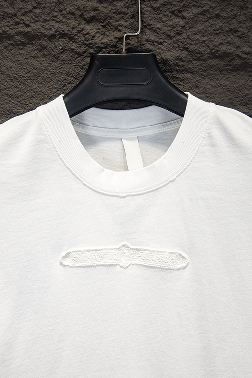 クロムハーツ ヘビーデューティーなダメージ中空の刺繍ハードウェア半袖Tシャツ