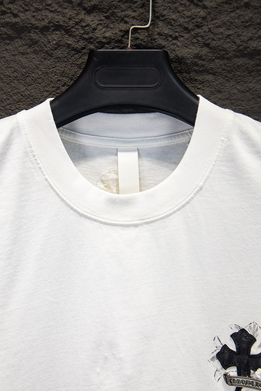 クロムハーツ ヘビーデューティーなダメージプリントのアップリケ刺繍半袖Tシャツ