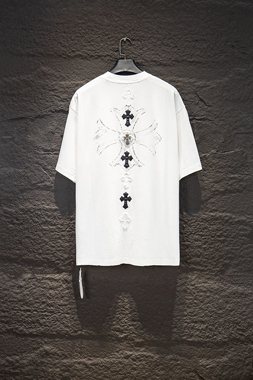 クロムハーツ ヘビーデューティーなダメージプリントのアップリケ刺繍半袖Tシャツ