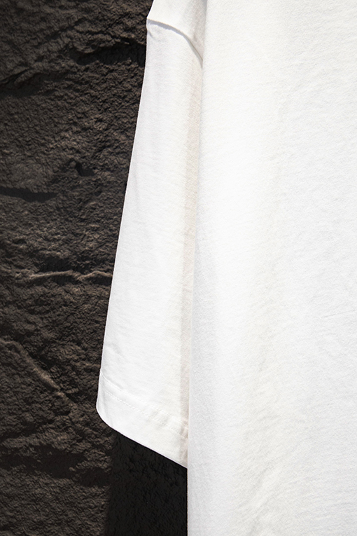 クロムハーツ ヘビーデューティーなダメージプリントのアップリケ刺繍半袖Tシャツ