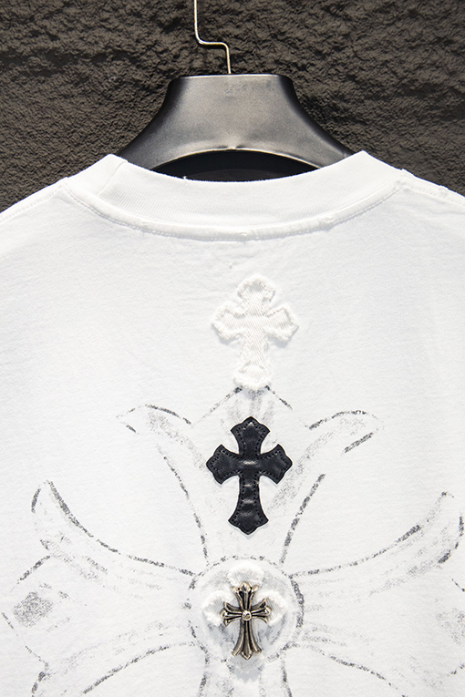 クロムハーツ ヘビーデューティーなダメージプリントのアップリケ刺繍半袖Tシャツ