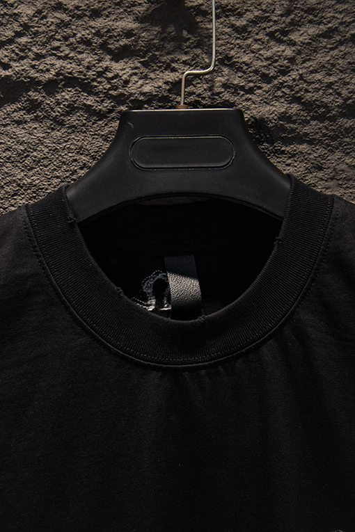 クロムハーツ ヘビーデューティーなダメージプリントのアップリケ刺繍半袖Tシャツ