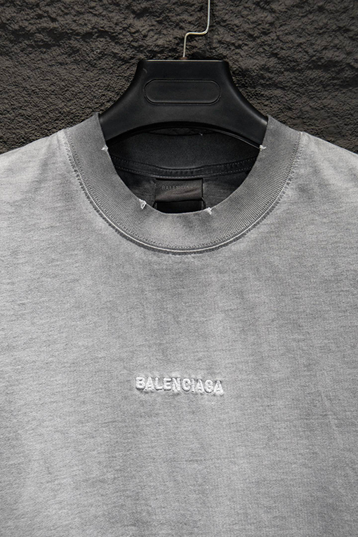 バレンシアガ Balenciaga ヘビーデューティーなリバースボトムのパッチワーク刺繍半袖Tシャツ