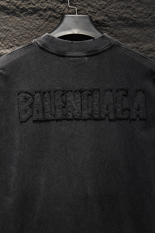 バレンシアガ Balenciaga ヘビーデューティーなリバースボトムのパッチワーク刺繍半袖Tシャツ