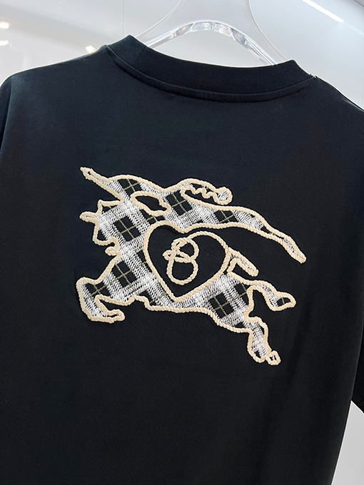 バーバリー BURBERRY 麻縄刺繍レタリング背中に軍馬柄ロゴクルーネック半袖Tシャツ